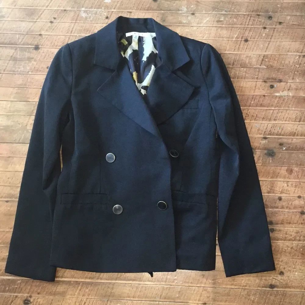 CAbi 2 double breasted business casual minimalist blazer